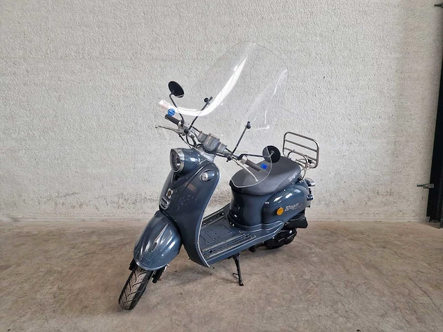 Agm - snorscooter - new flash - 4t 25km uitvoering f171pg - afbeelding 3 van  7