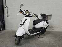 Agm - snorscooter - retro - 4t 25km uitvoering dnj14s - afbeelding 3 van  7