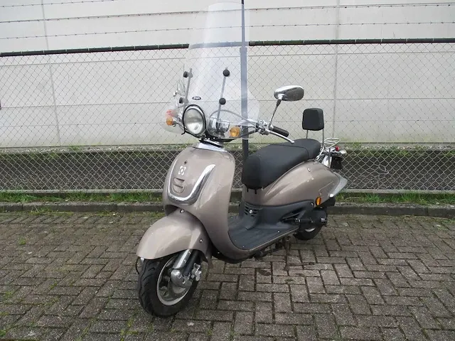 Agm - snorscooter - retro - scooter - afbeelding 4 van  11