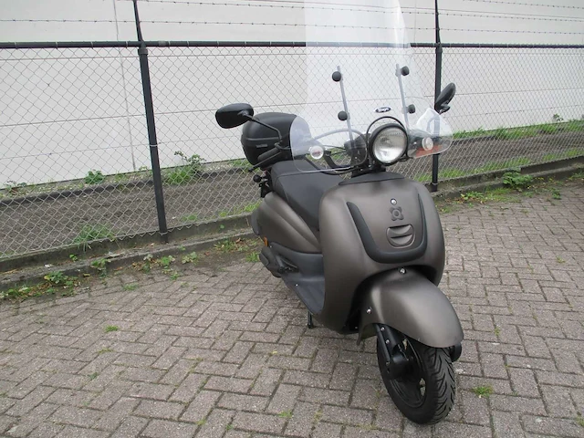 Agm - snorscooter - retro - scooter - afbeelding 7 van  11