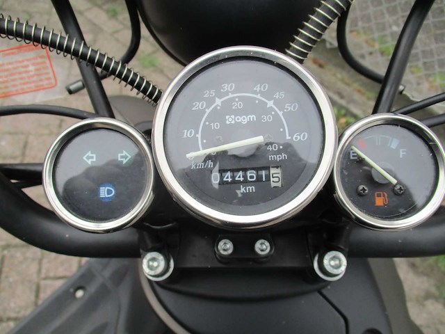 Agm - snorscooter - retro - scooter - afbeelding 3 van  11