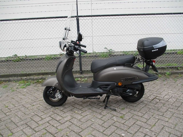 Agm - snorscooter - retro - scooter - afbeelding 1 van  11