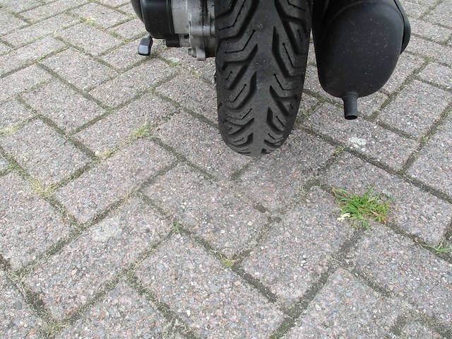 Agm - snorscooter - retro - scooter - afbeelding 11 van  11