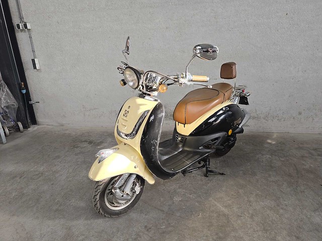 Agm - snorscooter - retro extra - 4t 25km uitvoering f180jp - afbeelding 4 van  7