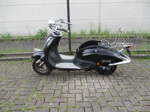 Agm - snorscooter - retro extra - scooter - afbeelding 1 van  9