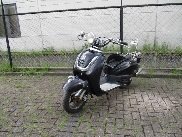 Agm - snorscooter - retro extra - scooter - afbeelding 2 van  9