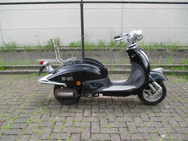 Agm - snorscooter - retro extra - scooter - afbeelding 5 van  9