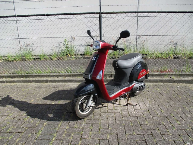Agm - snorscooter - star 50 - scooter - afbeelding 2 van  9
