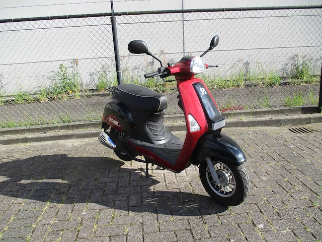 Agm - snorscooter - star 50 - scooter - afbeelding 4 van  9