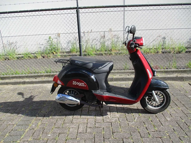 Agm - snorscooter - star 50 - scooter - afbeelding 5 van  9