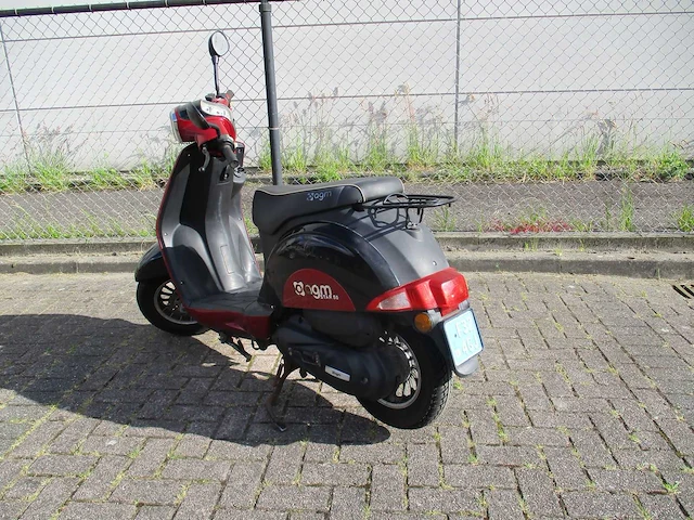 Agm - snorscooter - star 50 - scooter - afbeelding 8 van  9