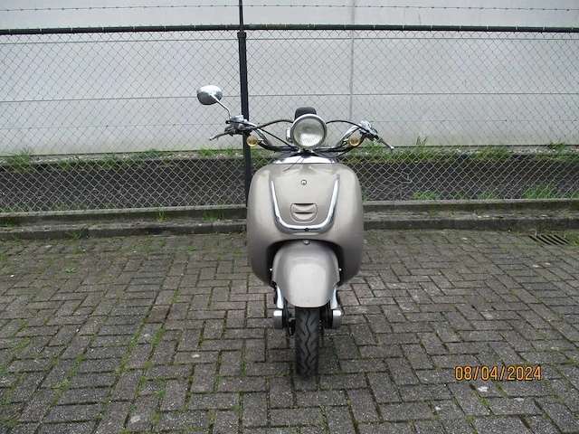 Agm - snorscooter - v 641 retro - scooter - afbeelding 5 van  11