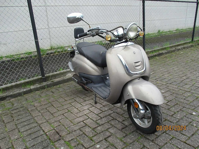 Agm - snorscooter - v 641 retro - scooter - afbeelding 7 van  11