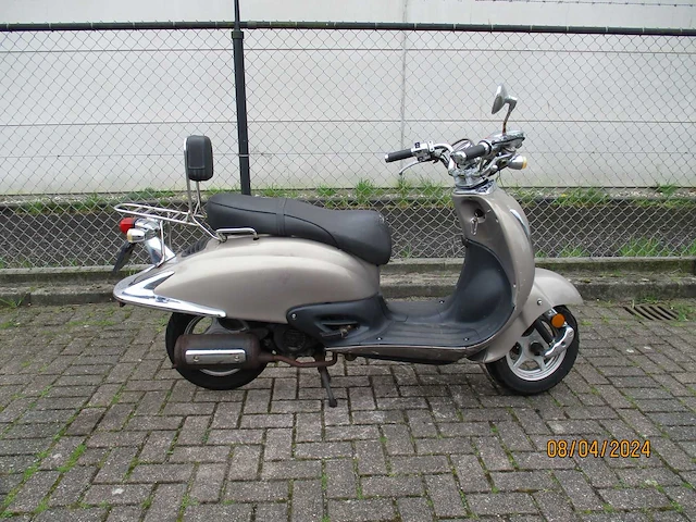 Agm - snorscooter - v 641 retro - scooter - afbeelding 8 van  11