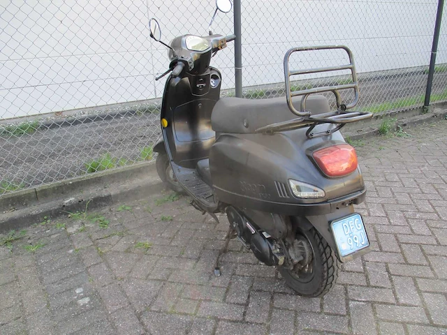 Agm - snorscooter - vx 50 riva - scooter - afbeelding 2 van  11