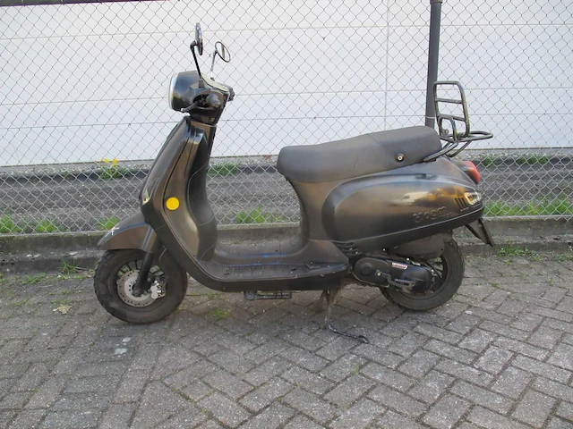 Agm - snorscooter - vx 50 riva - scooter - afbeelding 1 van  11