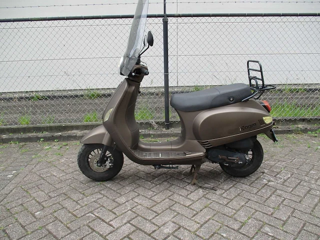 Agm - snorscooter - vx 50 riva - scooter - afbeelding 1 van  11