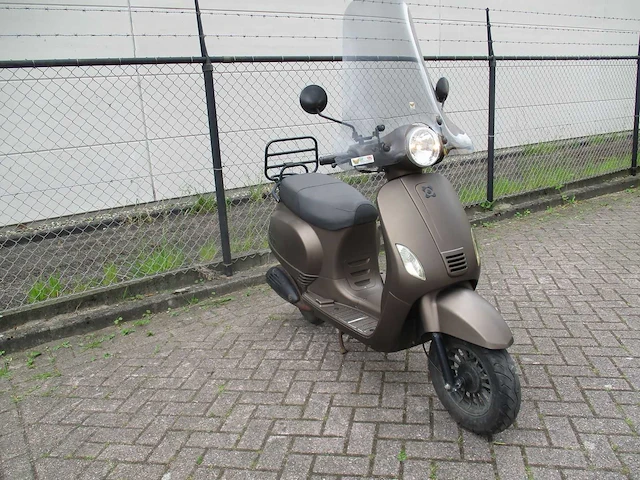 Agm - snorscooter - vx 50 riva - scooter - afbeelding 7 van  11