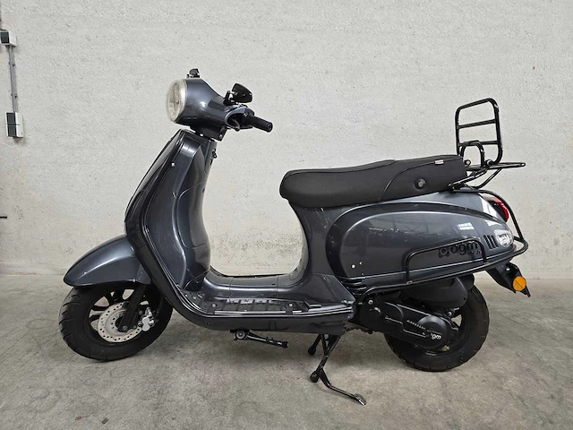 Agm - snorscooter - vx50 - 4t 25km uitvoering ffh19r - afbeelding 1 van  7