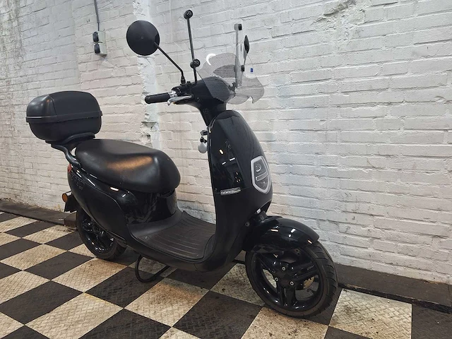 Agm eco 25 km elektrische snorscooter - afbeelding 6 van  6