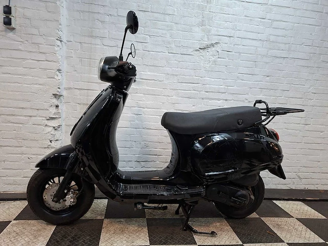 Agm vx 25 km snorscooter 4takt - afbeelding 1 van  7