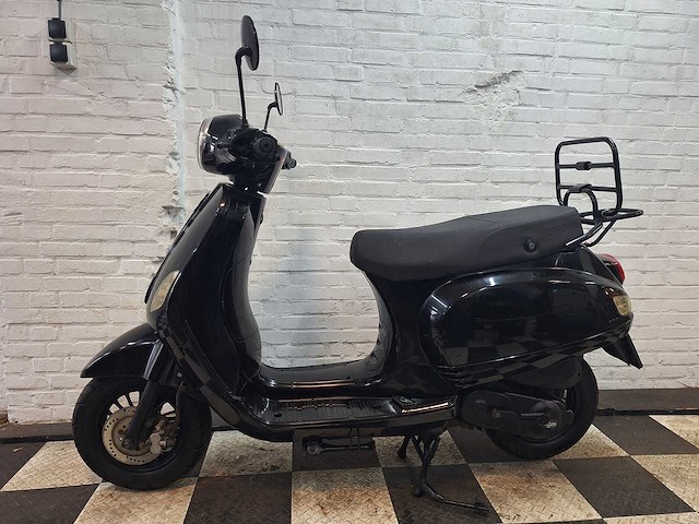 Agm vx riva 25 km snorscooter 4takt - afbeelding 1 van  7