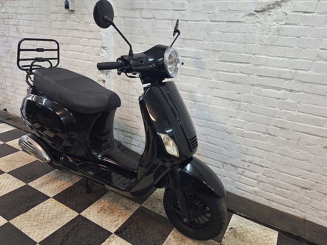 Agm vx riva 25 km snorscooter 4takt - afbeelding 7 van  7