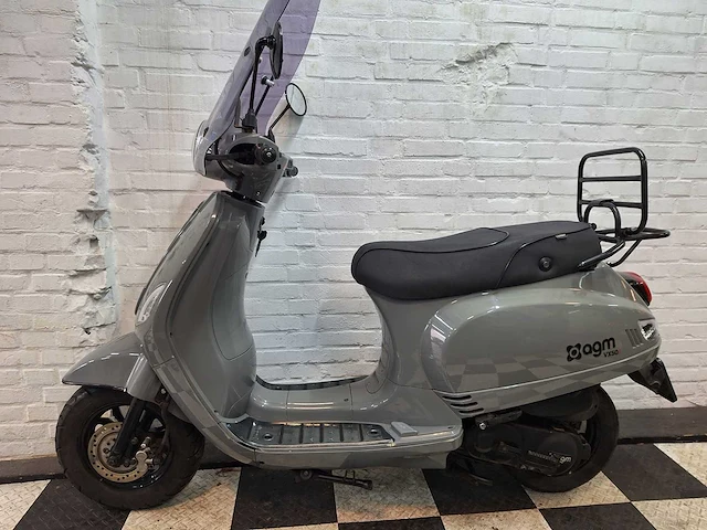Agm vx50 45 km bromscooter 4takt - afbeelding 1 van  7