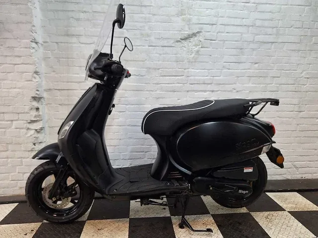 Agm vx50 riva 25km snorscooter 4-takt - afbeelding 1 van  7