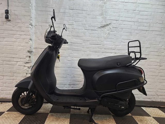 Agm vx50 riva 45 km bromscooter 4takt - afbeelding 1 van  7