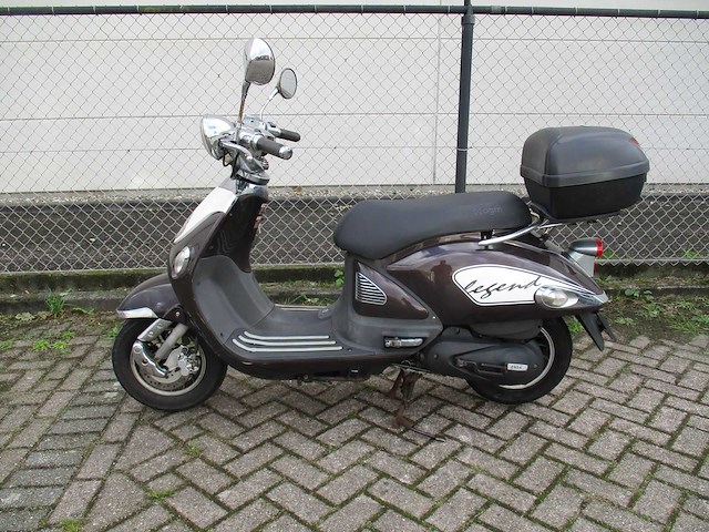Agm znen - snorscooter - legend (zn50qt-e5) - scooter - afbeelding 1 van  11