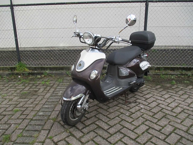 Agm znen - snorscooter - legend (zn50qt-e5) - scooter - afbeelding 4 van  11
