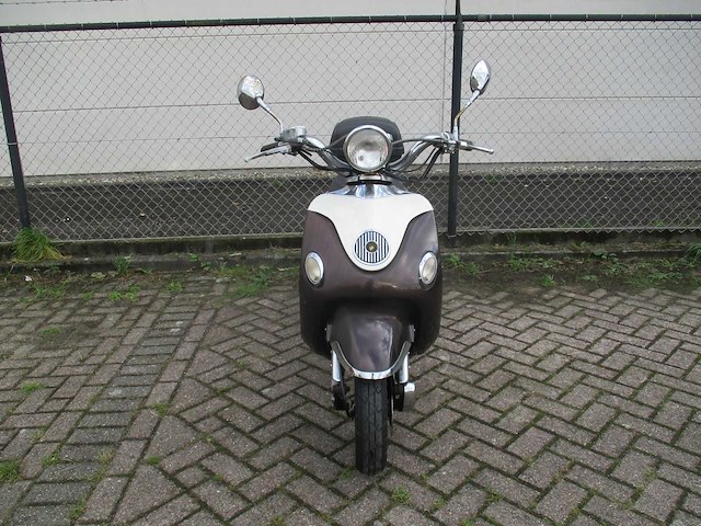 Agm znen - snorscooter - legend (zn50qt-e5) - scooter - afbeelding 5 van  11