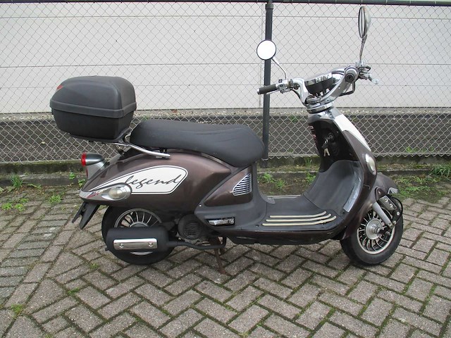 Agm znen - snorscooter - legend (zn50qt-e5) - scooter - afbeelding 8 van  11