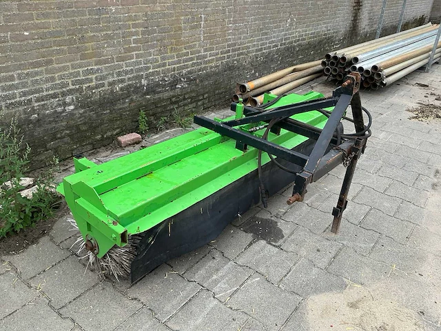 Agrar bema straatveegmachine - afbeelding 9 van  12