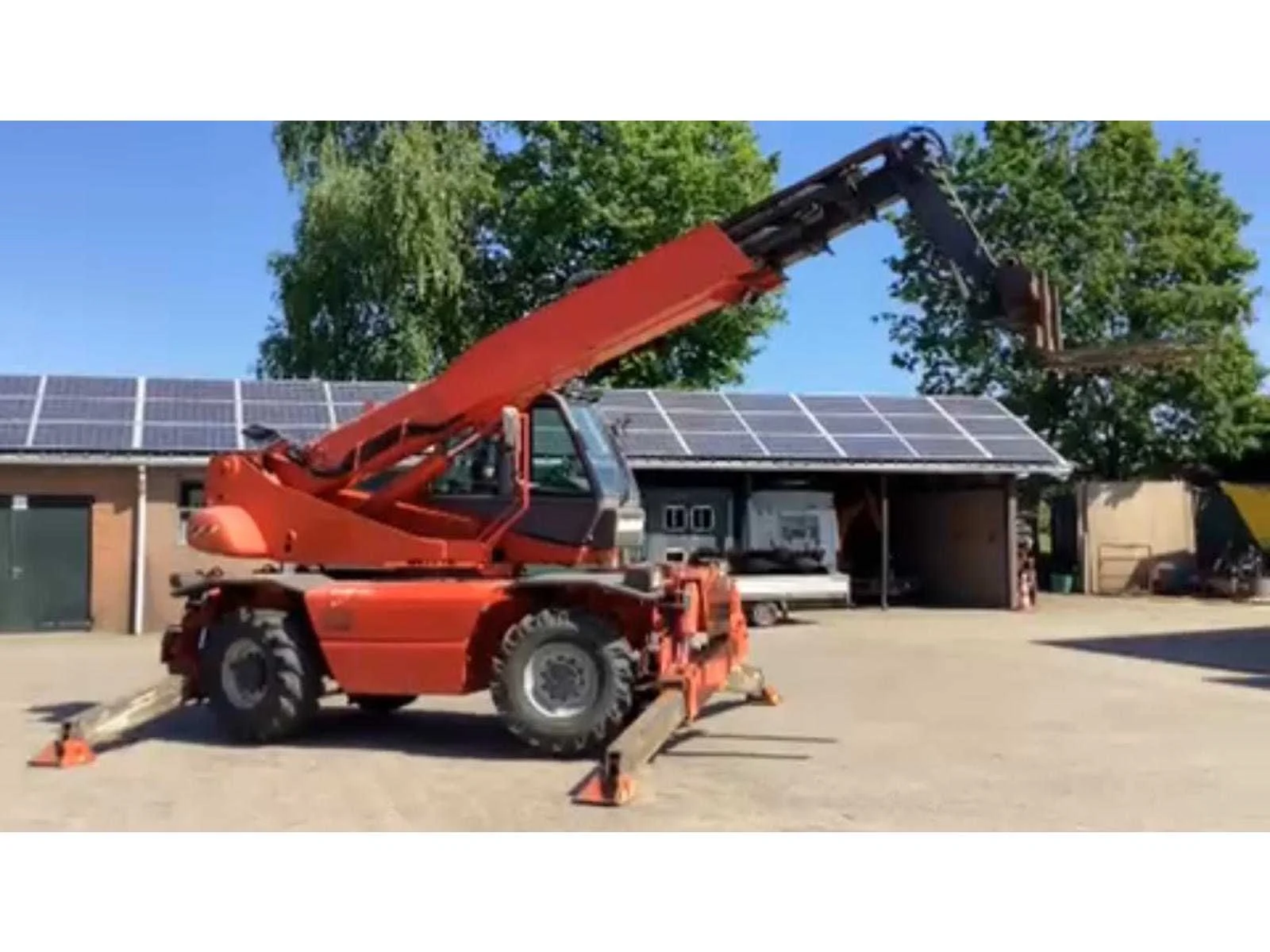Agrarische- en grondverzetmachines, heftrucks en onderdelen
