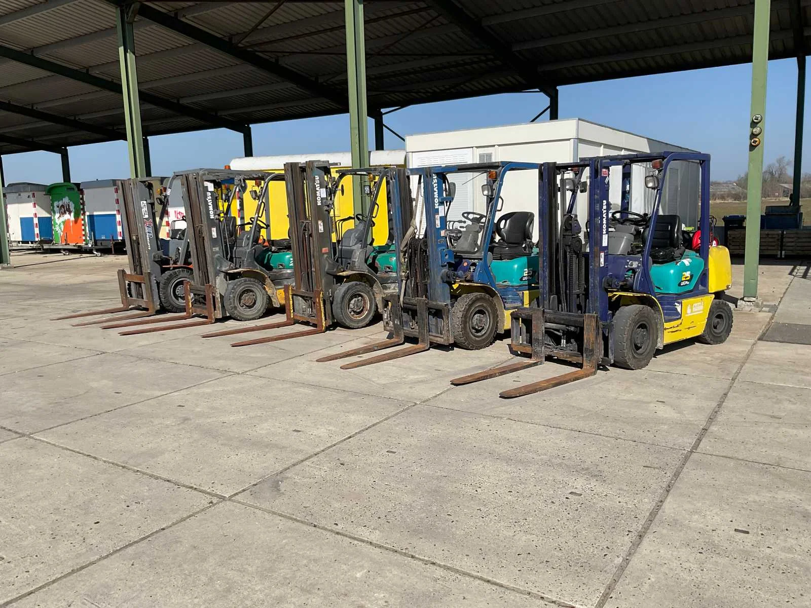 Agrarische machines, aanhangwagens, lasapparatuur en heftrucks