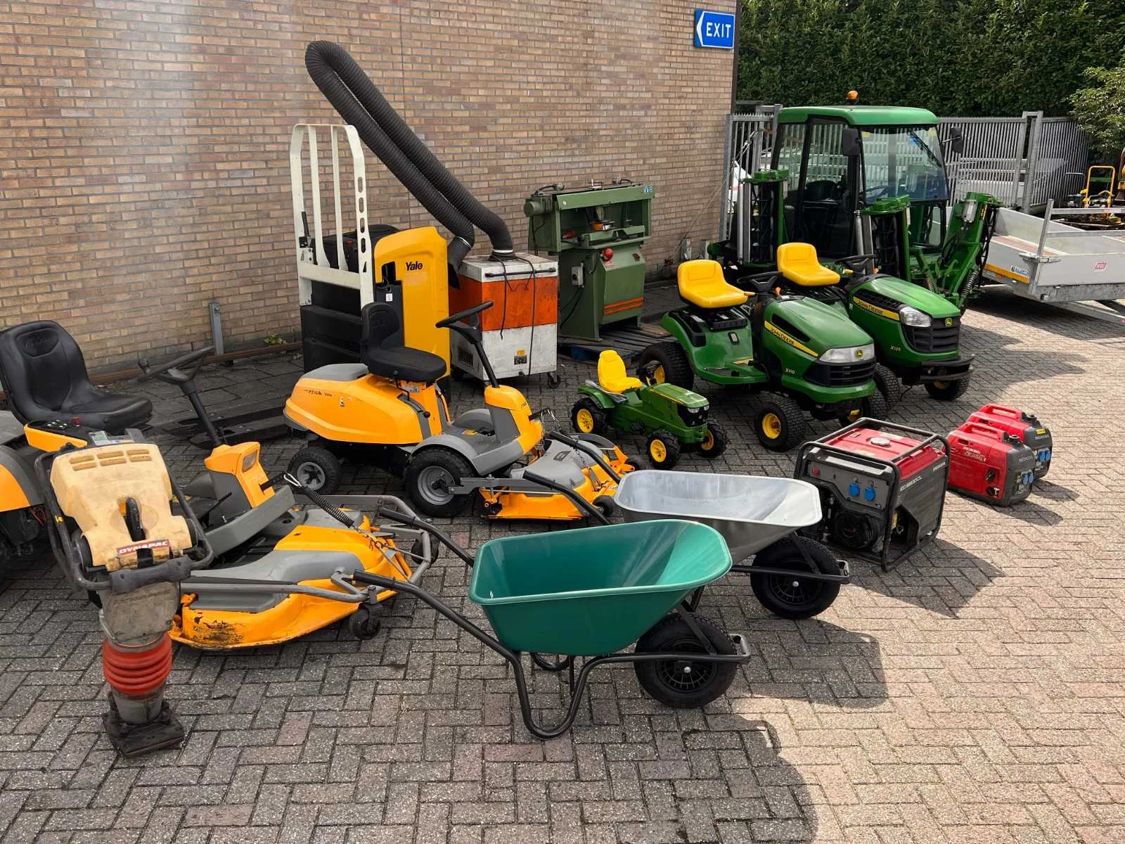 Agrarische-,tuin-, park en grondverzetmachines