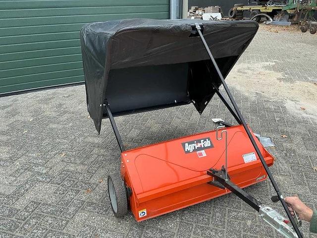 Agri fab 45-04924 112 cm blad/gazon veegmachine - afbeelding 7 van  16