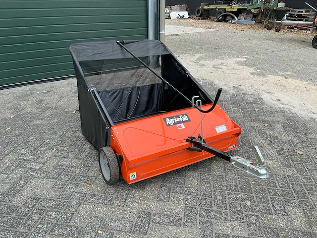 Agri fab 45-04924 112 cm blad/gazon veegmachine - afbeelding 1 van  16