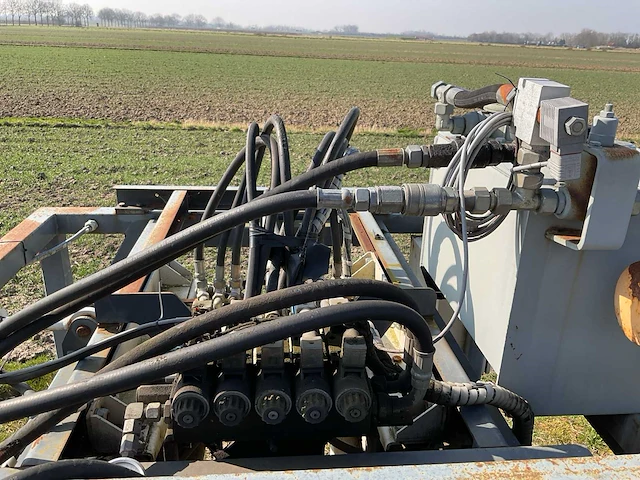 Agrinova p2003-10 kluitsteekmachine - afbeelding 4 van  19