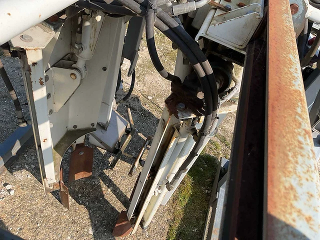 Agrinova p2003-10 kluitsteekmachine - afbeelding 9 van  19