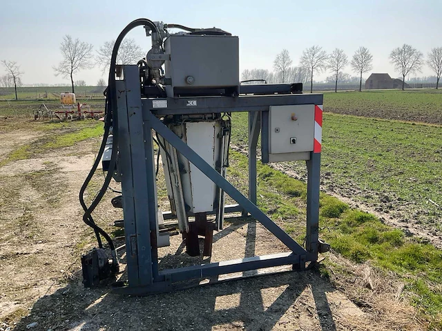 Agrinova p2003-10 kluitsteekmachine - afbeelding 14 van  19