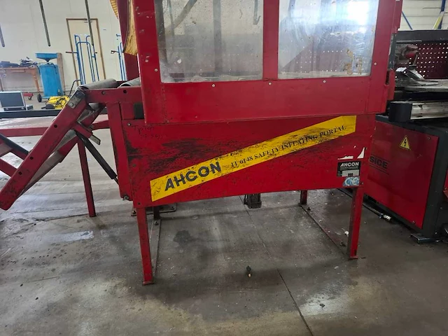 Ahcon - it-6148 - bandenpompstation - afbeelding 2 van  6