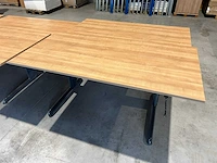 Ahrend - in hoogte verstelbaar - desk - afbeelding 1 van  2