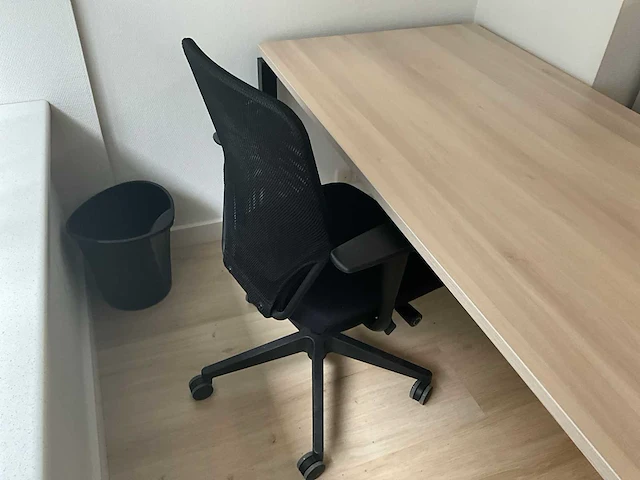 Ahrend bureau (2x) - afbeelding 3 van  7