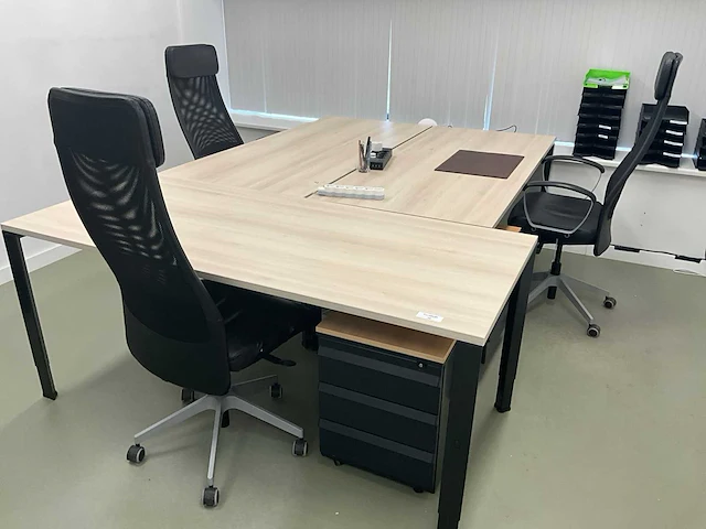 Ahrend bureau (3x) - afbeelding 1 van  10