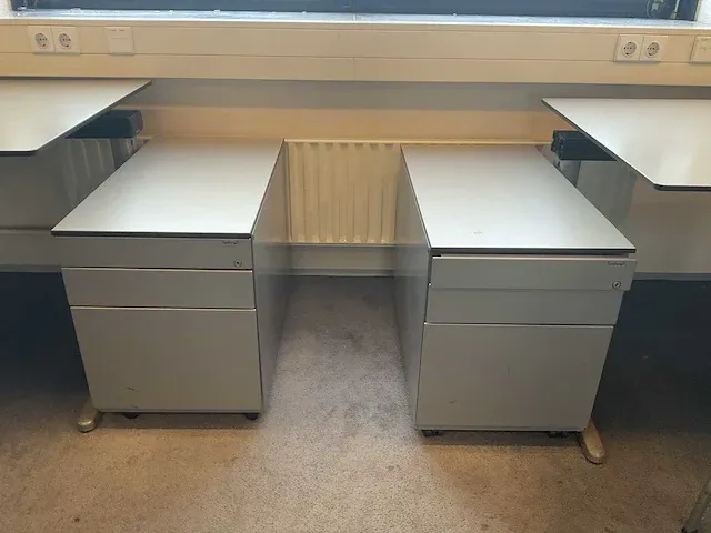 Ahrend bureau (4x) - afbeelding 6 van  10