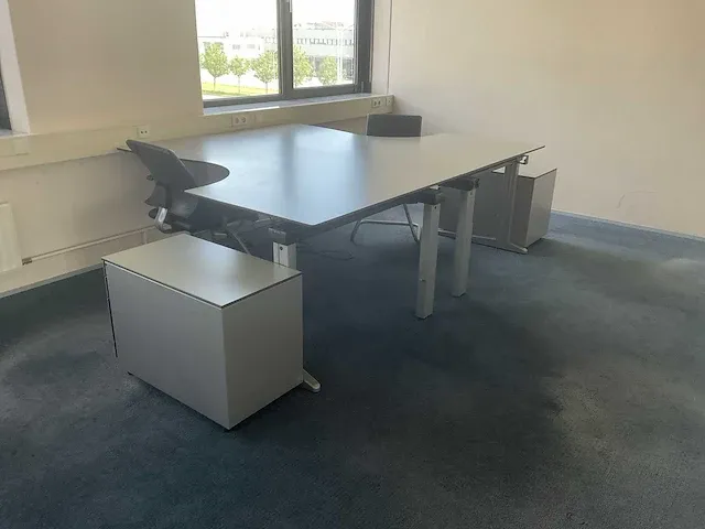 Ahrend bureau (6x) - afbeelding 1 van  7
