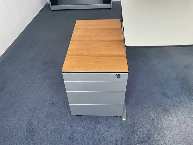 Ahrend bureau (7x) - afbeelding 6 van  12